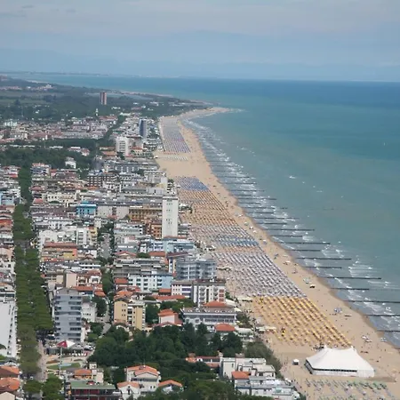 Apartment Domus Fiorita Lido di Jesolo