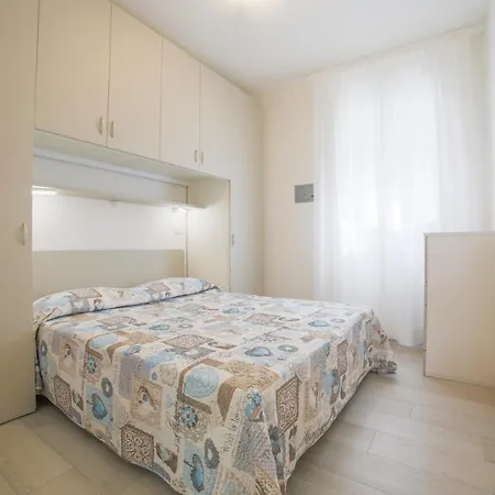 Apartment Domus Fiorita Lido di Jesolo