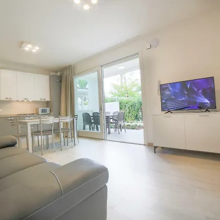 Domus Fiorita Apartment Lido di Jesolo