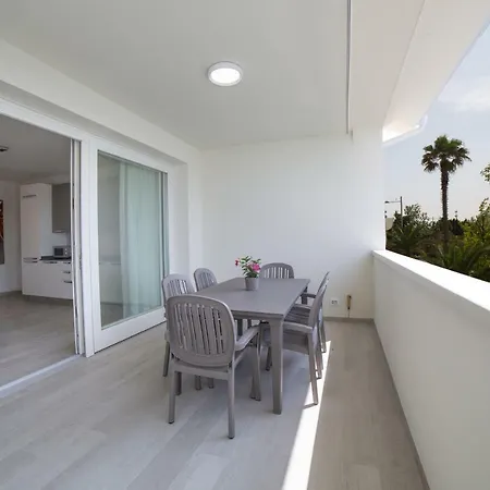 Apartment Domus Fiorita Lido di Jesolo